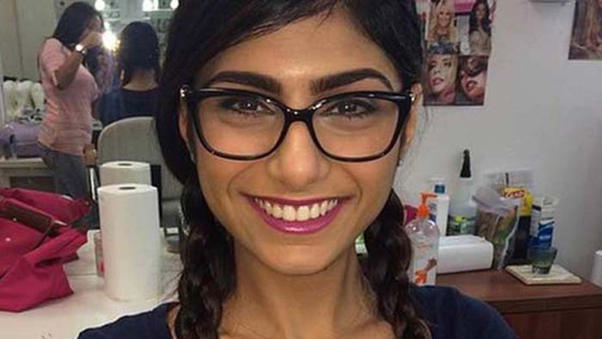 mia khalifa hijab video