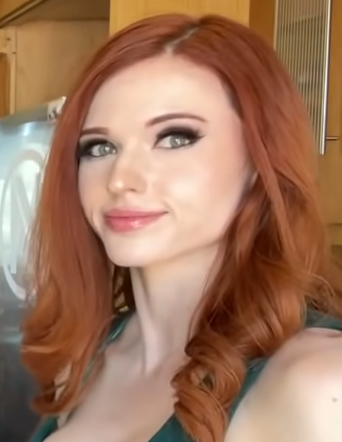 bec skinner add photo amouranth lesbian