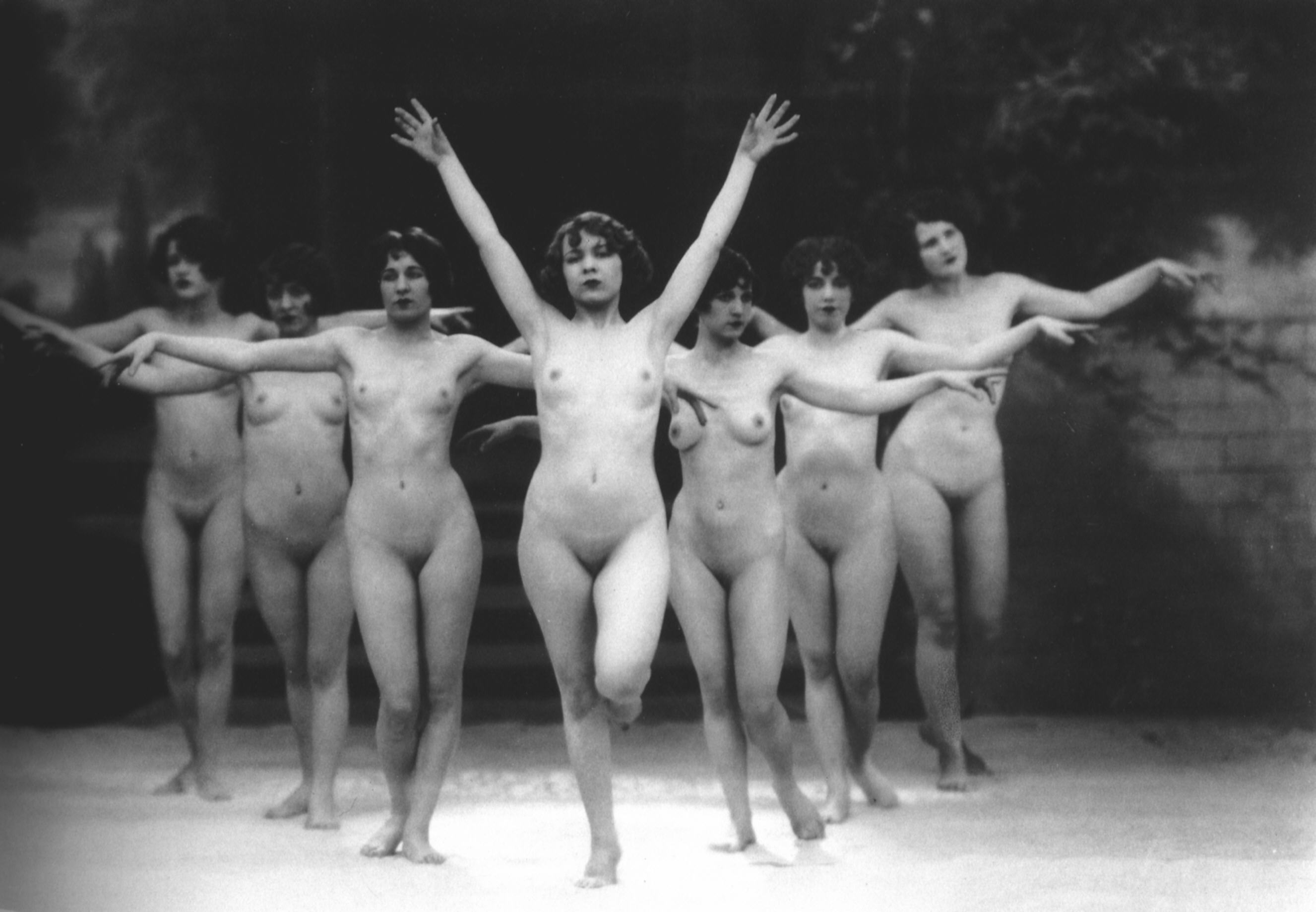 Vintage Nude Group kontakt thai