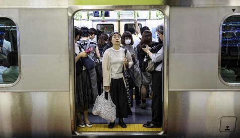 dakota bowman recommends japanese subway groping pic