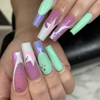 brian aguiar recommends Nikki Nailz