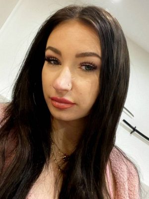 Alessia Luna thrones masturbation