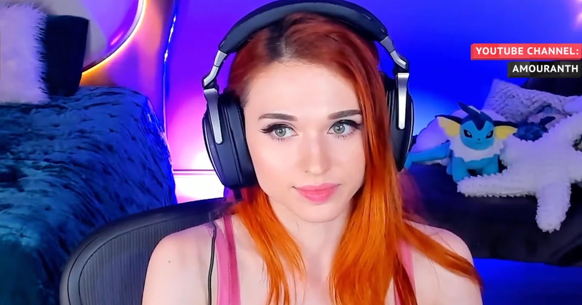 amouranth boobs