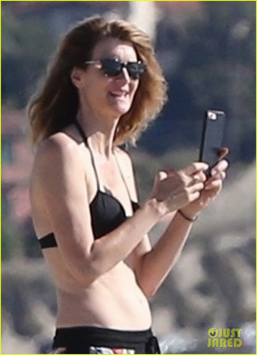 caroline strain recommends Laura Dern In Bikini