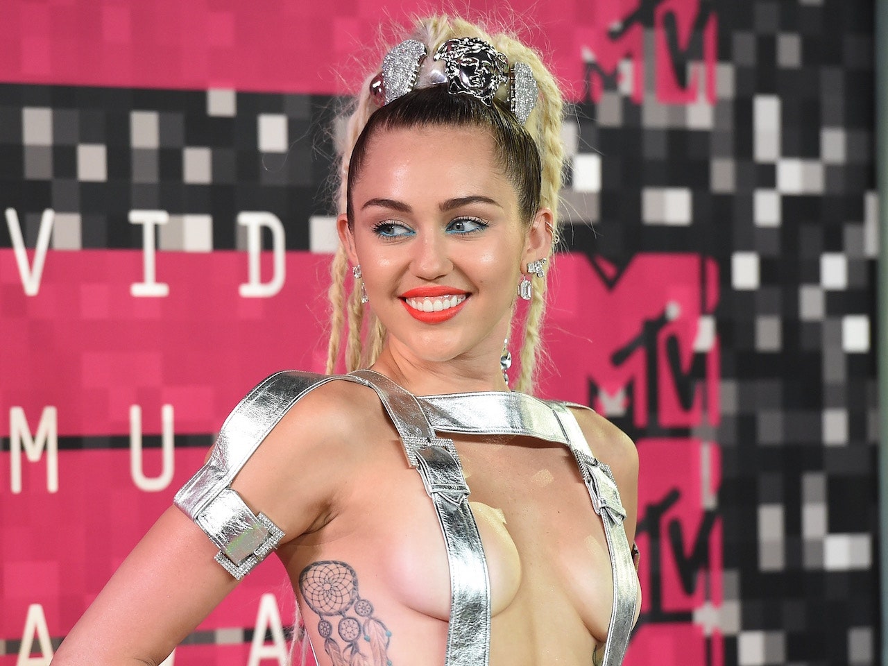 alivia sarkar recommends Miley Cyrus Porm Video