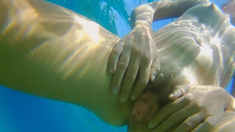 nude women underwater