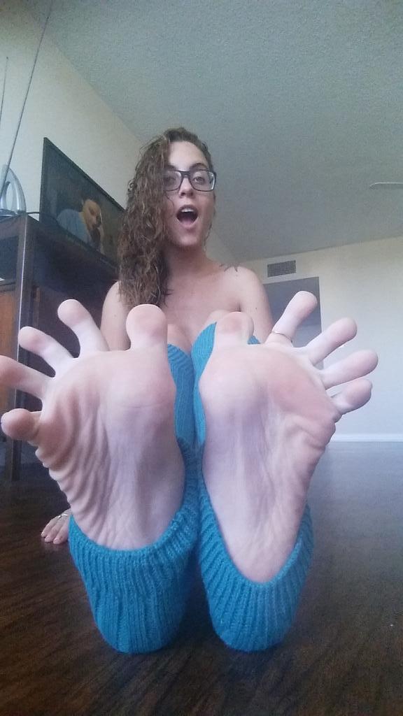 darryl viljoen recommends roxana rae feet pic