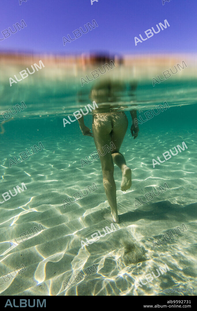 alex vilaythong recommends nude women underwater pic