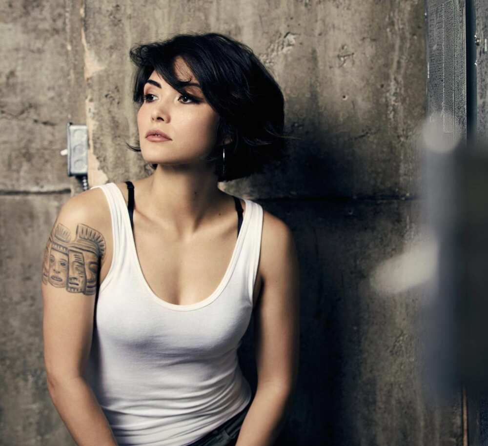 daniella pineda sexy