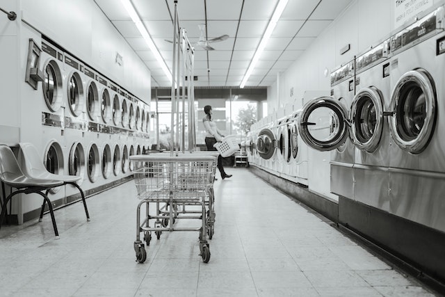 cassie marie lambert add photo naked in laundromat