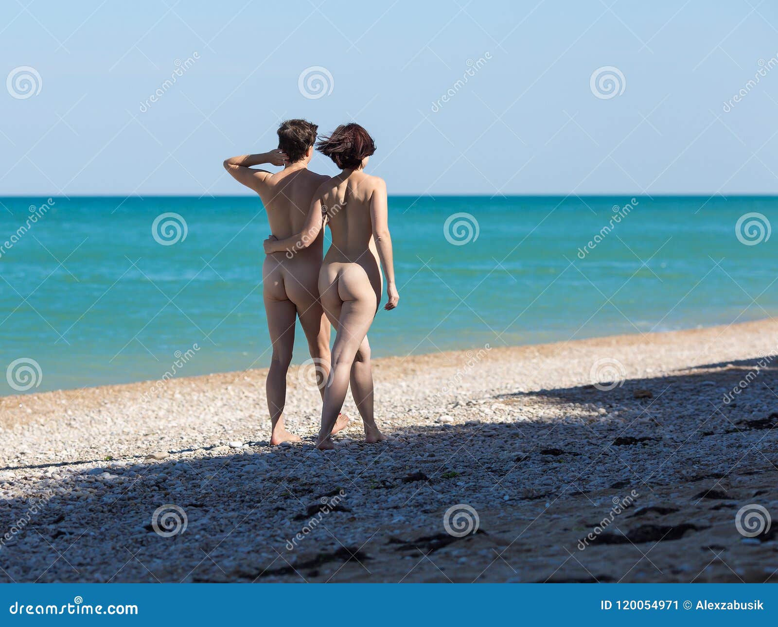 dali ali share naked couples on the beach photos