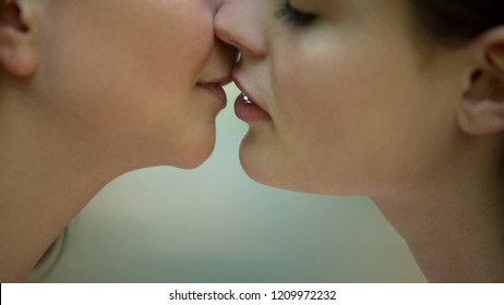 brent lett recommends Hot Lesbian Smooch