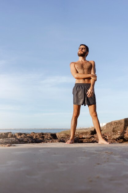 Hairy Guys On The Beach galxi twitter