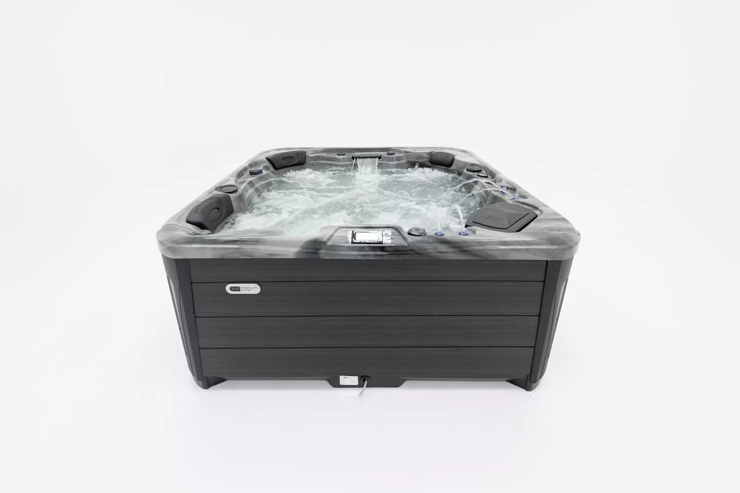 dewi bahrun add photo ebony hot tube