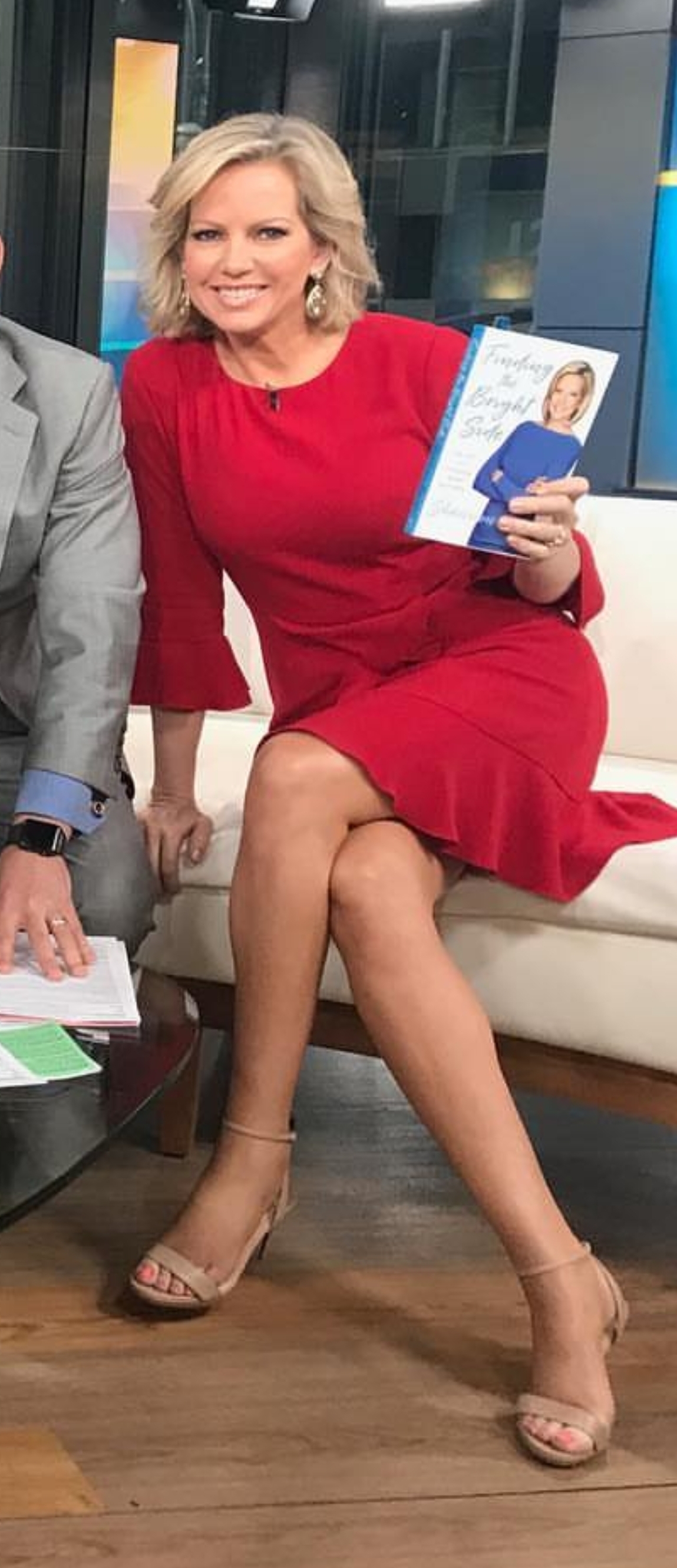 deneen hayes recommends Shannon Bream Legs