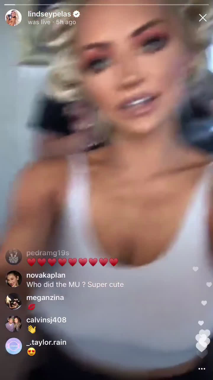 lindsey pelas livestream