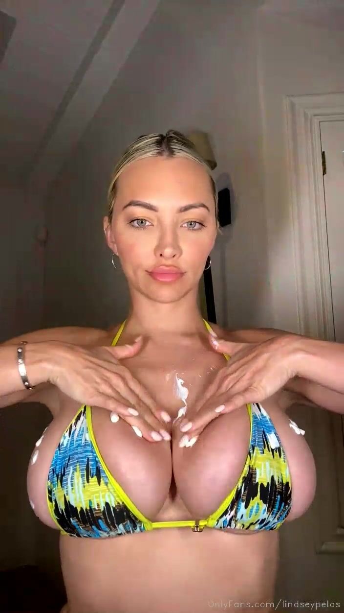 amanda fechter add photo lindsey pelas live stream