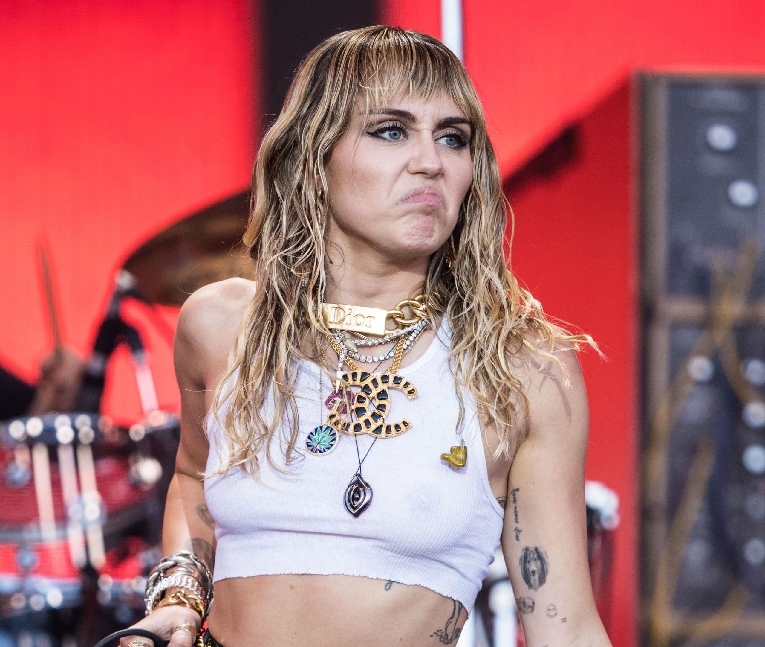 dhollie epat recommends Miley Cyrus Blow Job