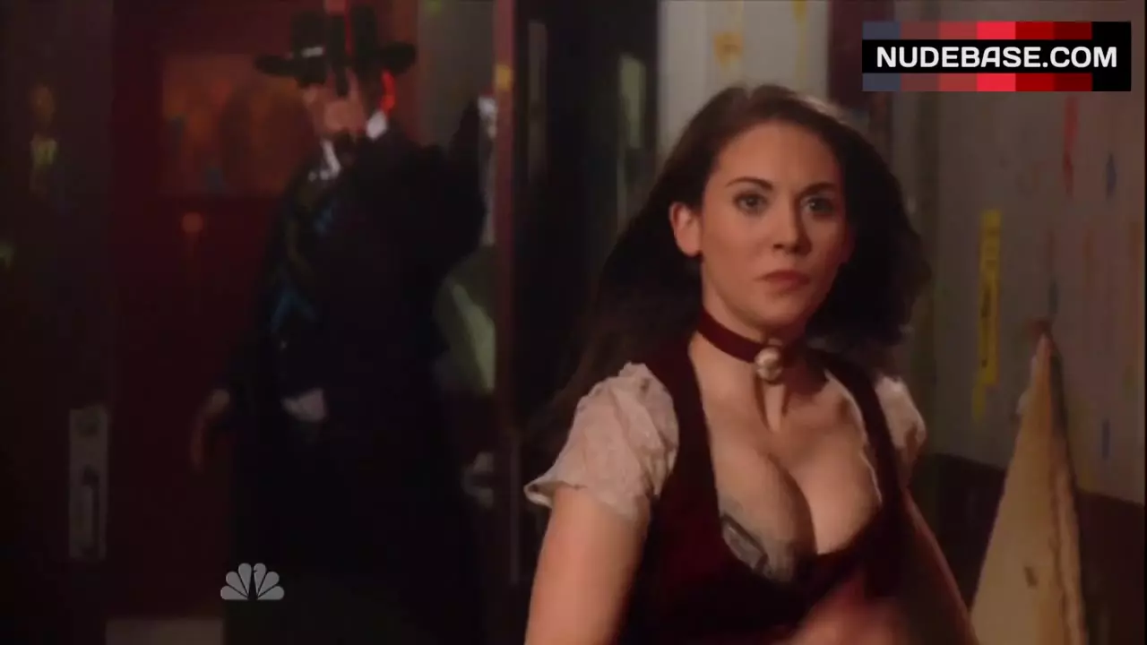 Alison Brie Tits bar pickup