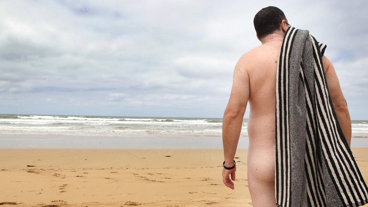 david norburn recommends accidental beach nude pic