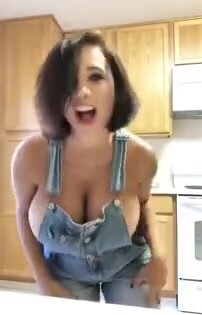 Best of Big titties dancing