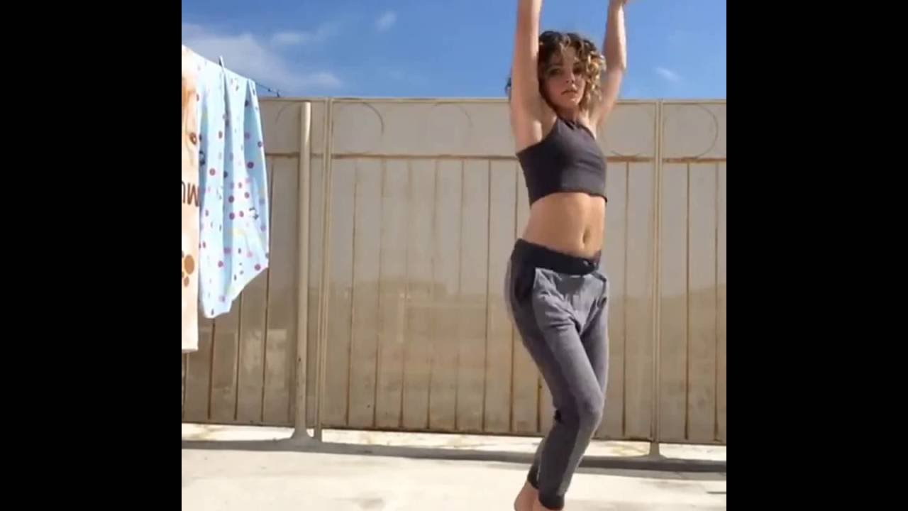 david banach recommends Camren Bicondova Sexy