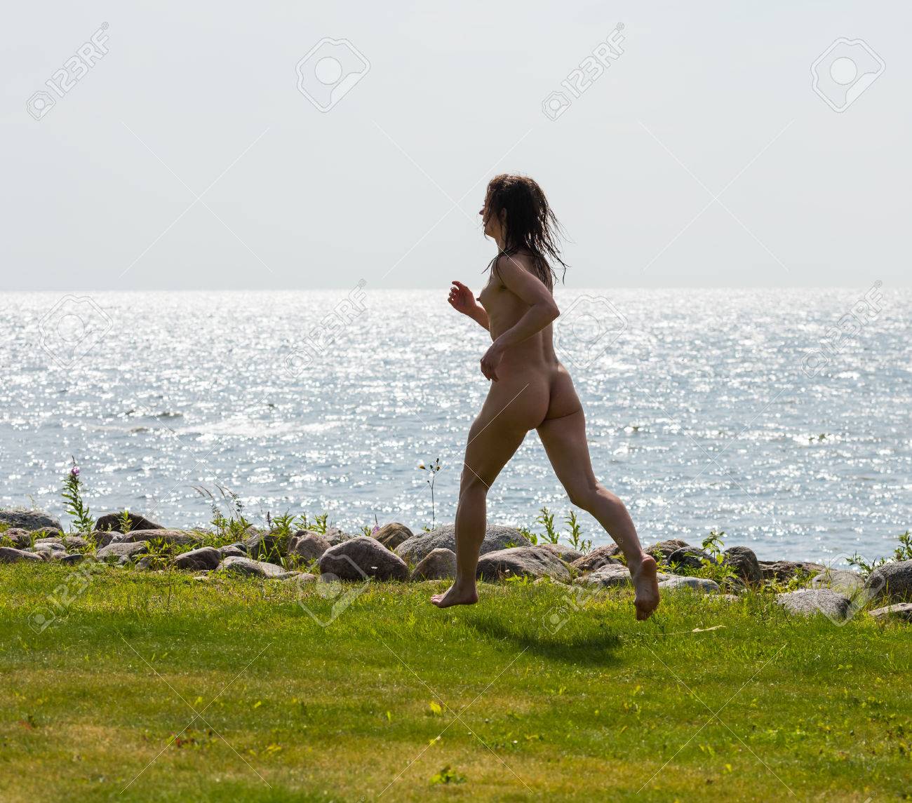 nude ladies running