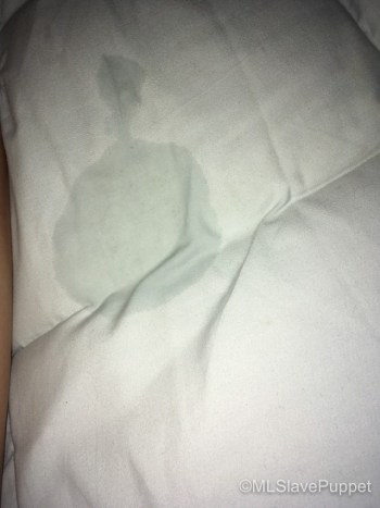 christina dinda add squirt on bed sheet photo