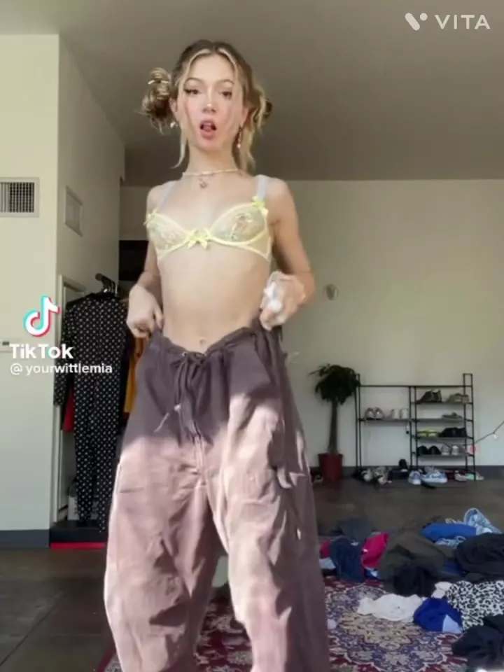 dafney reeves share tik tok nude compilation photos