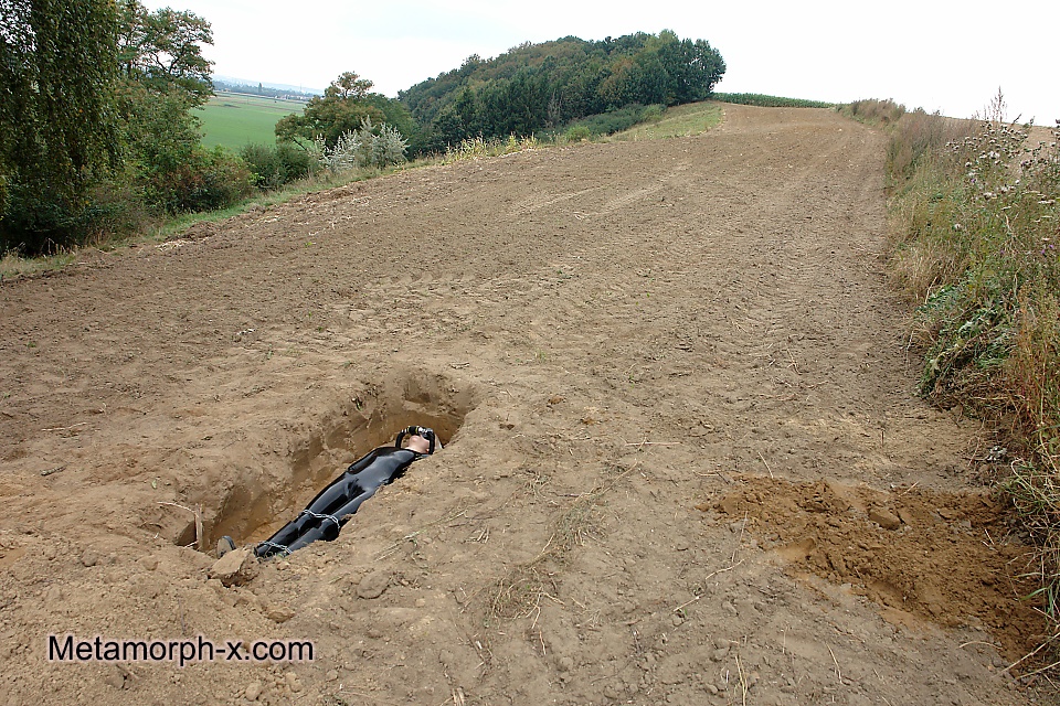 brad giroux add buried bondage photo