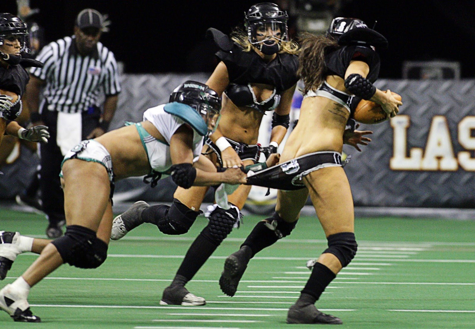 bernadette vinas recommends lfl football nude pic