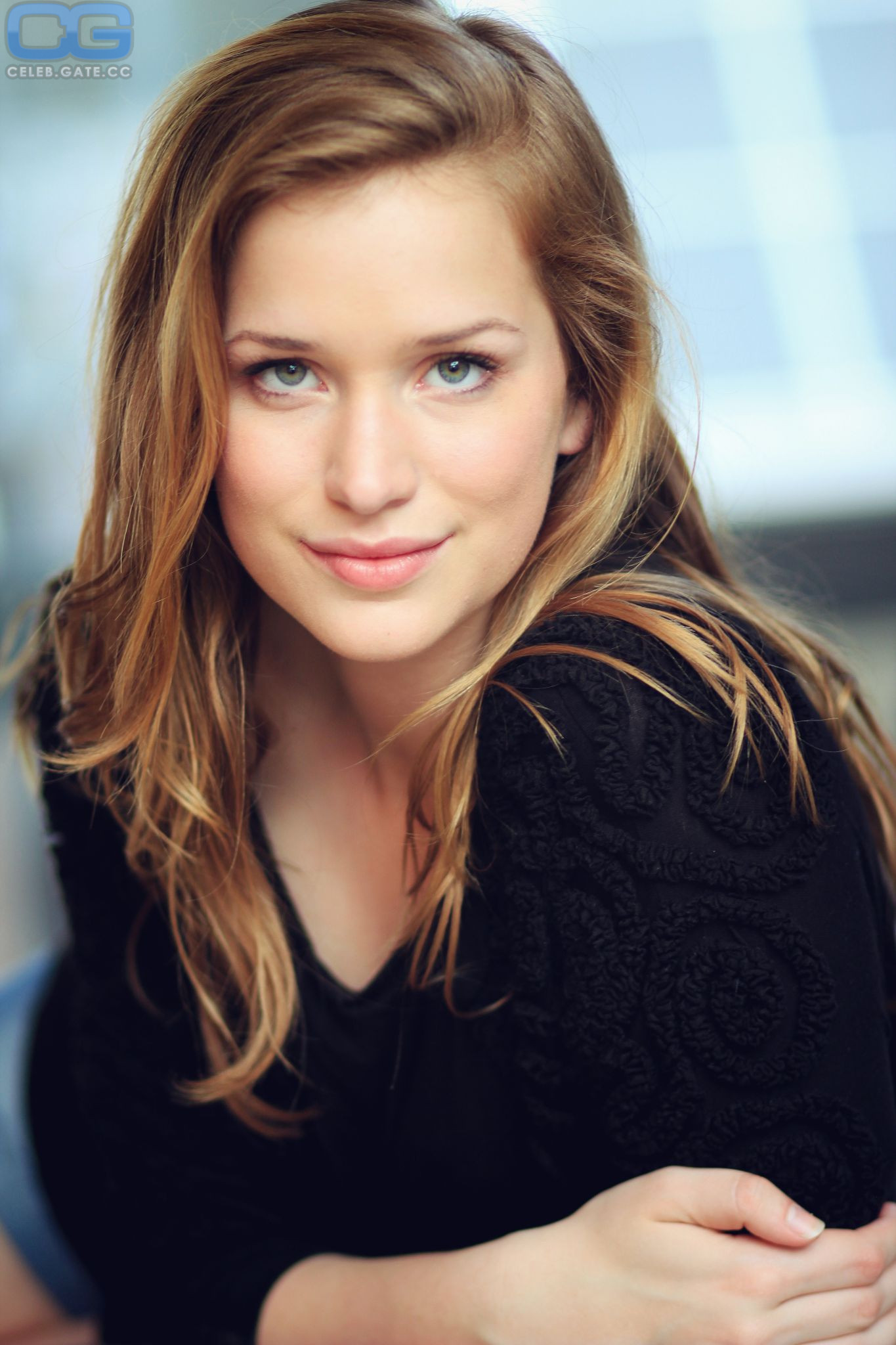 cameron macleod recommends elizabeth lail naked pic