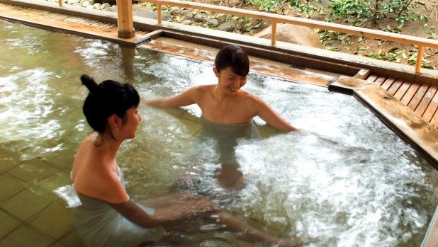 Japanese Hot Spring Hidden Cam filmer erotikk