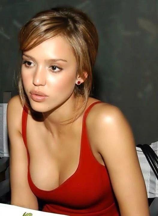 curt comer recommends Jessica Alba Cleavage