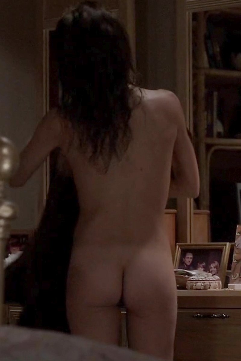 ilana glazer naked