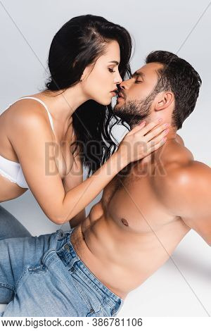 buddy finke recommends Man Kissing Woman Breast