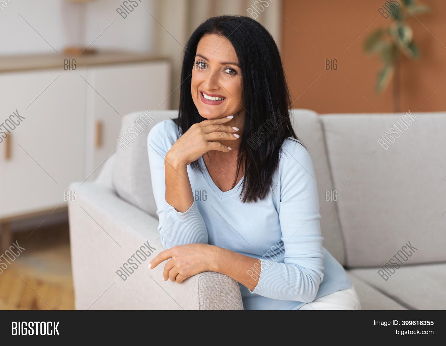 Best of Middle aged brunette woman