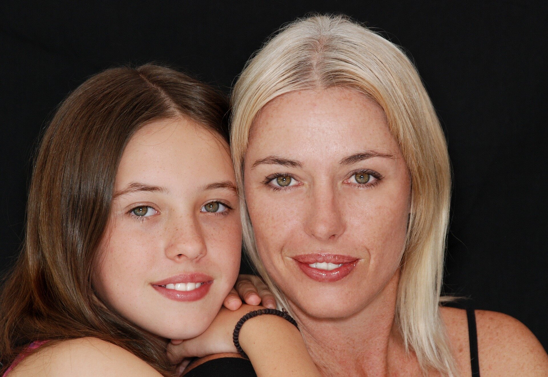 mother daughter lesbian seduction porn - nia peeples naked close up missionary