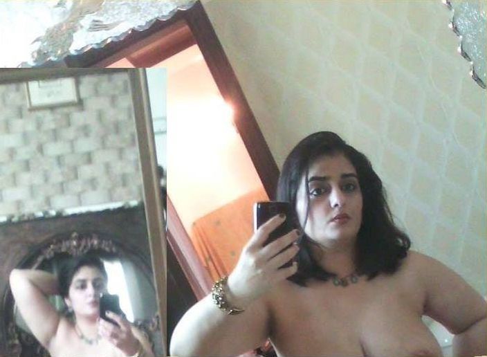 dino mekic share pakistani nude aunty photos