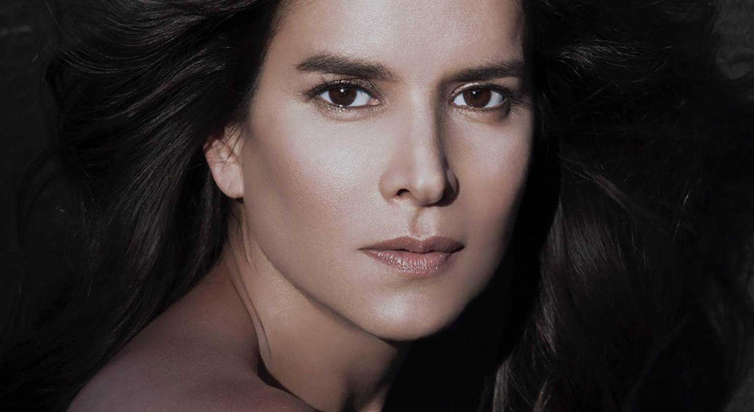 dawn botha add photo patricia velasquez sexy