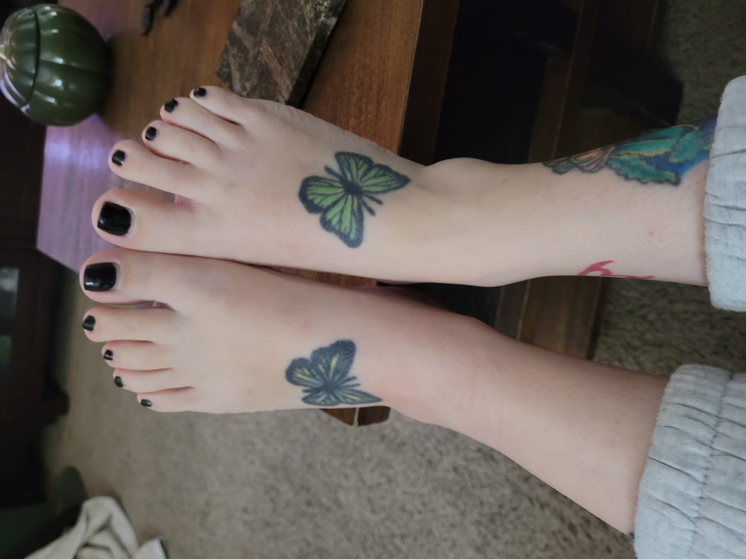 rose monroe feet