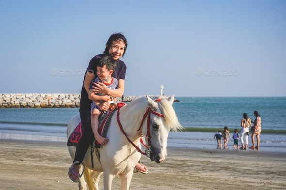 Real Mom Riding Son sur angers