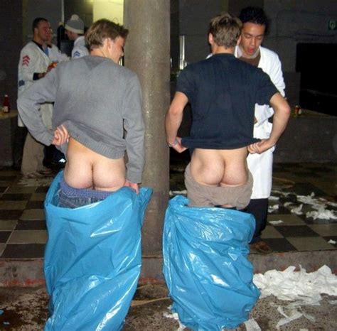 straight guys mooning